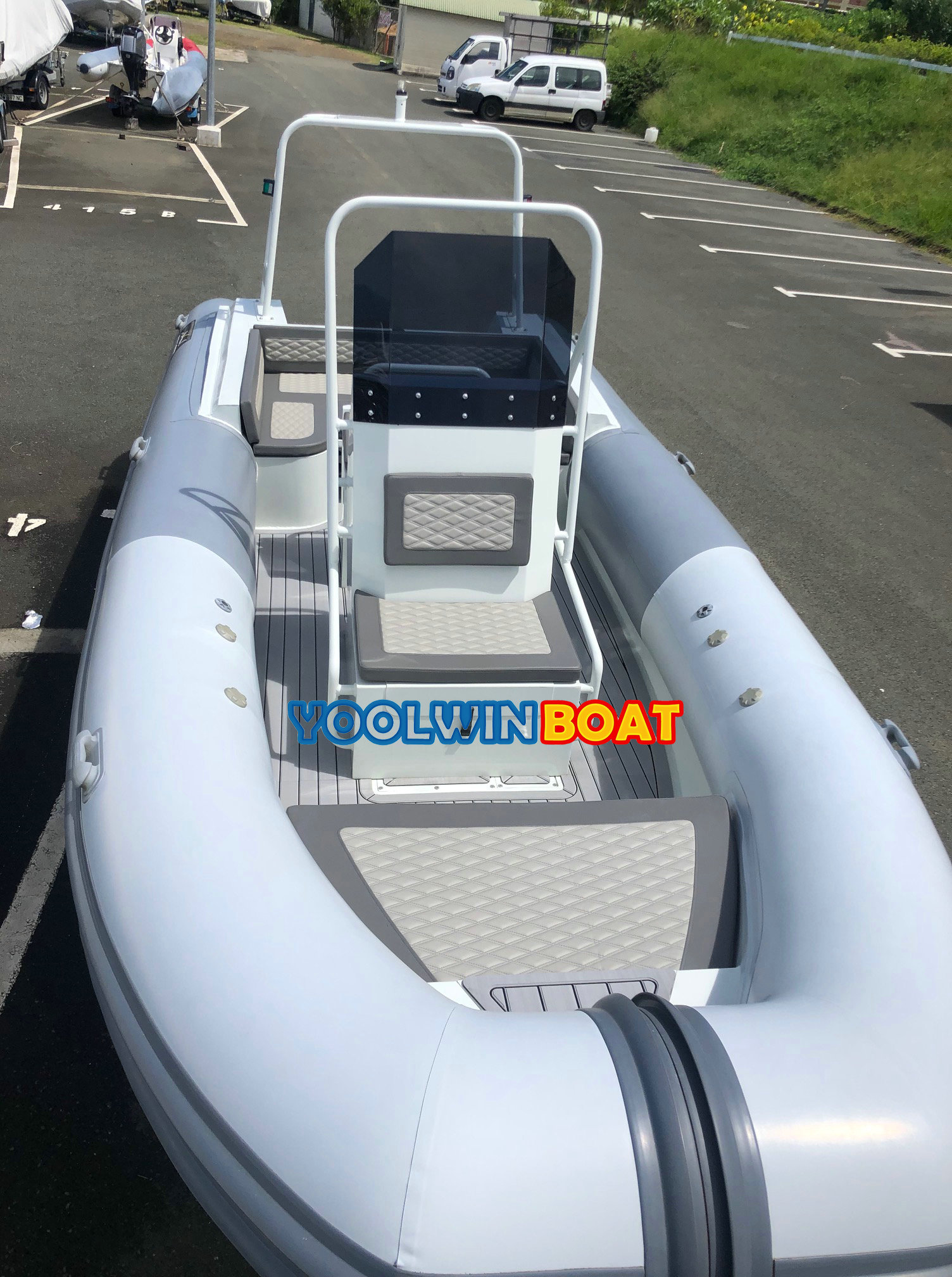 680 rib boat console